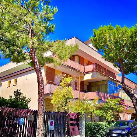 Hotel Rossella Rimini Exterior foto